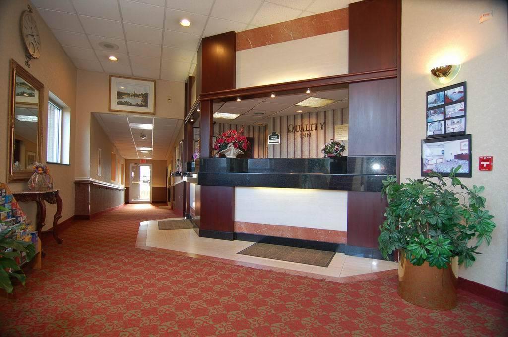 Quality Inn & Conference Center Maple Shade מראה חיצוני תמונה